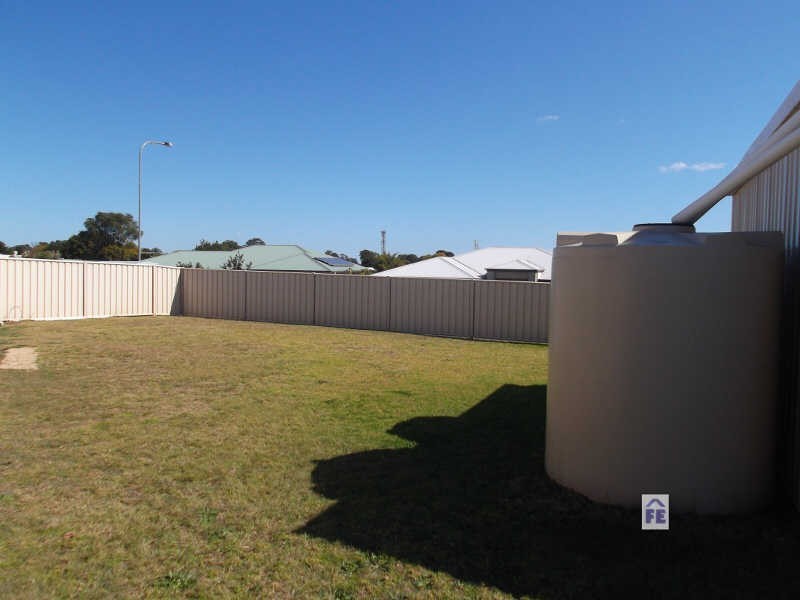 4 Hillview Parade, Kingaroy QLD 4610
