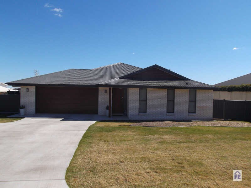 19 Bridgeman Parade, Kingaroy QLD 4610
