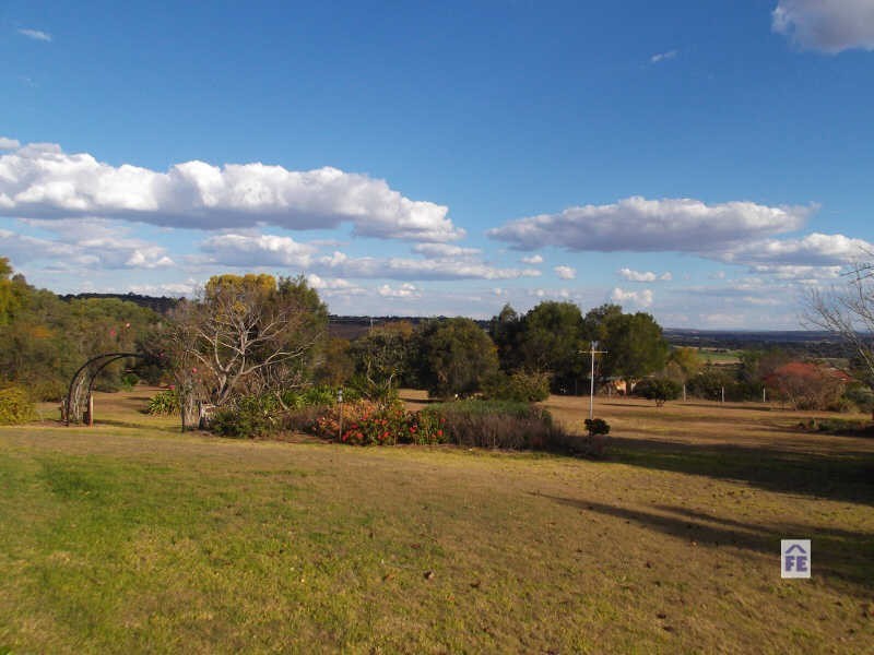 15 Couchmans Road, Kingaroy QLD 4610