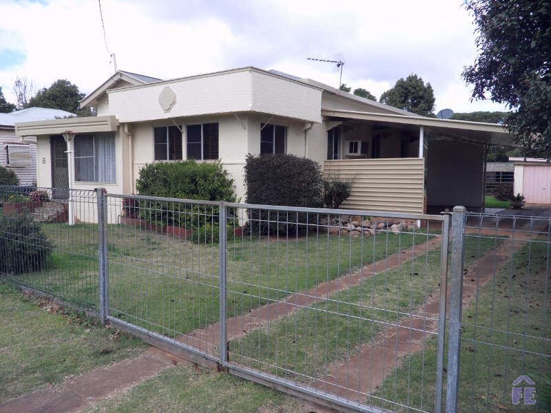5 Toomey Street, Kingaroy QLD 4610