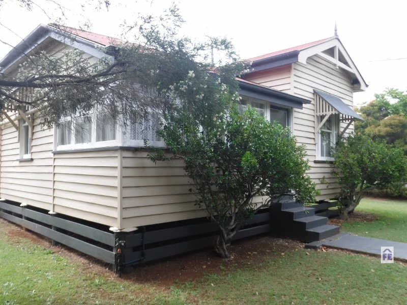 100 Walter Road, Kingaroy QLD 4610