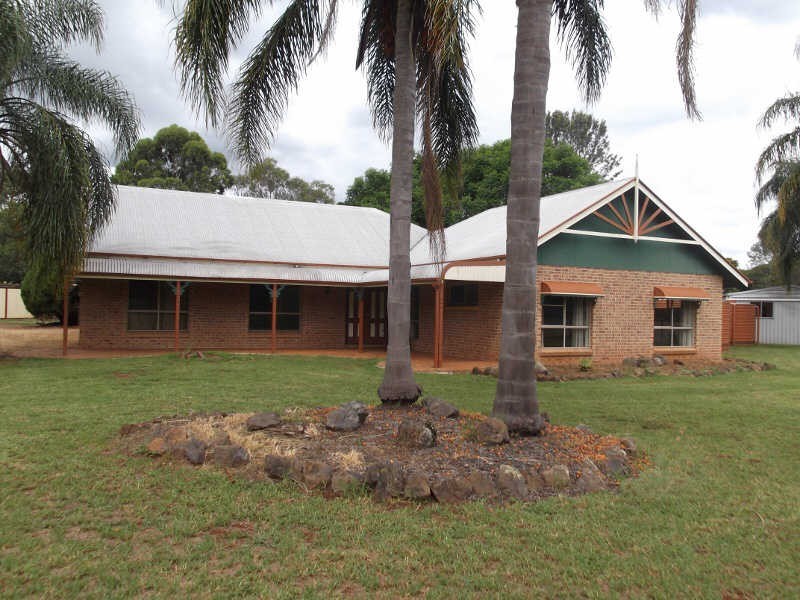 20 Grant Ave, Kingaroy QLD 4610