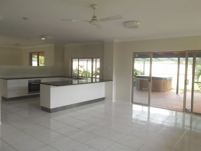 20 Grant Ave, Kingaroy QLD 4610
