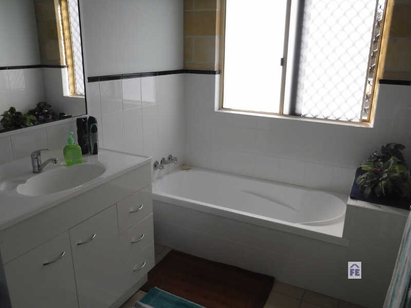 60-62 Macaulay Drive, Kingaroy QLD 4610