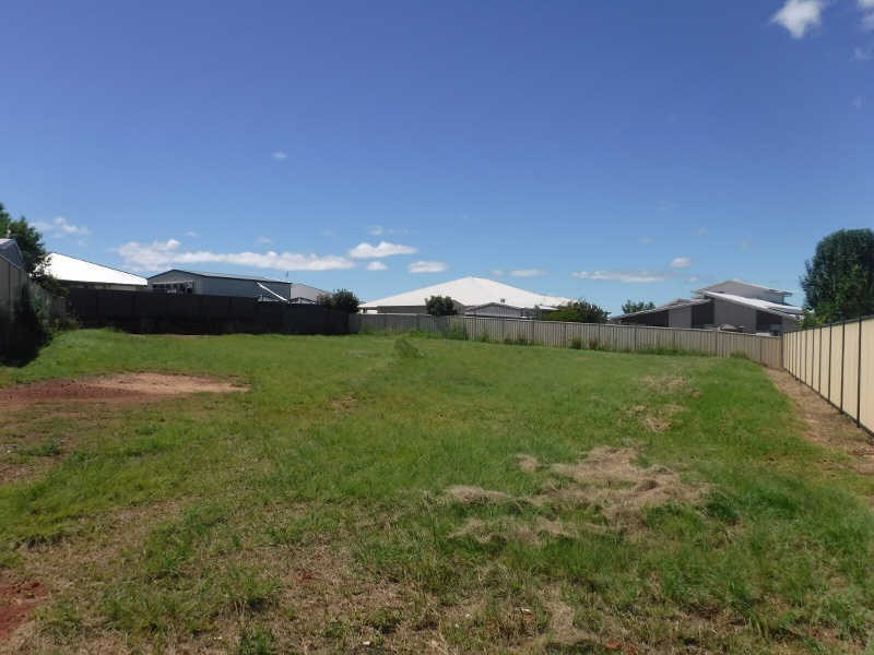 14 Daisy Court, Kingaroy QLD 4610