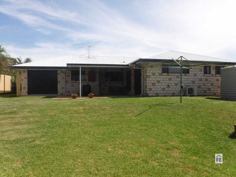 16 Poinciana Ave, Kingaroy QLD 4610