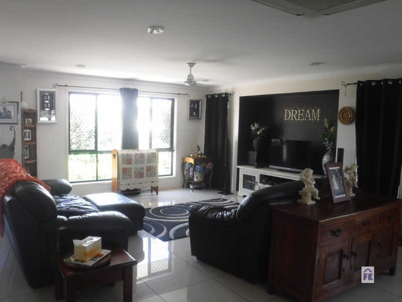7 Jacaranda Ave, Kingaroy QLD 4610