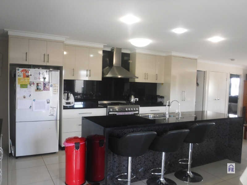 7 Jacaranda Ave, Kingaroy QLD 4610