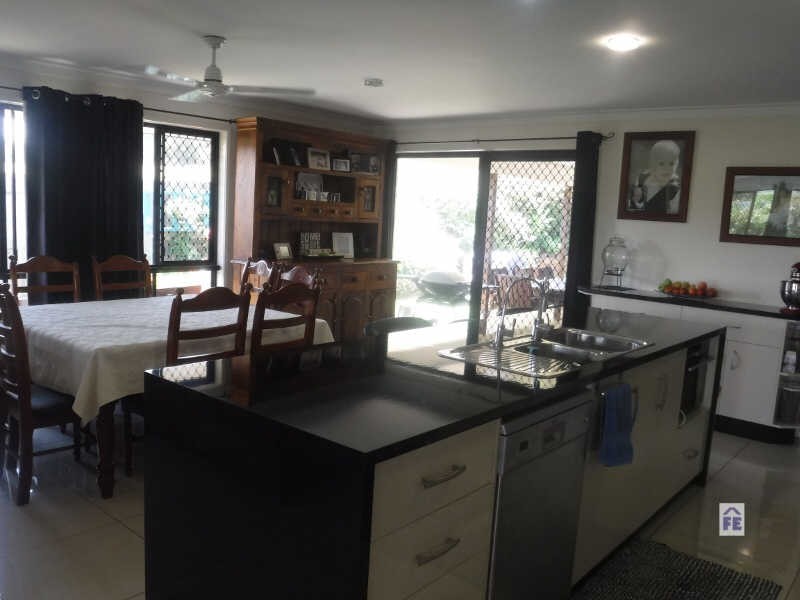 7 Jacaranda Ave, Kingaroy QLD 4610