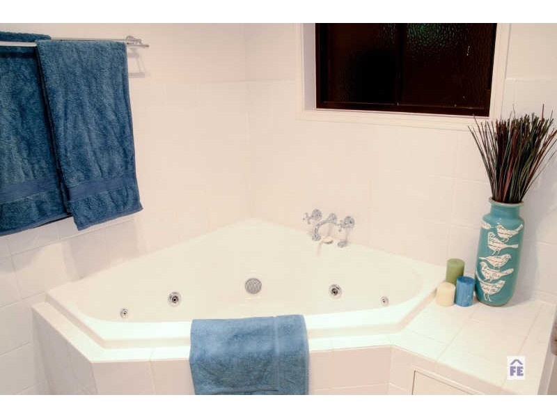25 Hillview Parade, Kingaroy QLD 4610