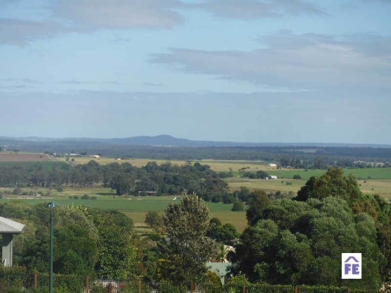 18 Bernard Crescent, Kingaroy QLD 4610