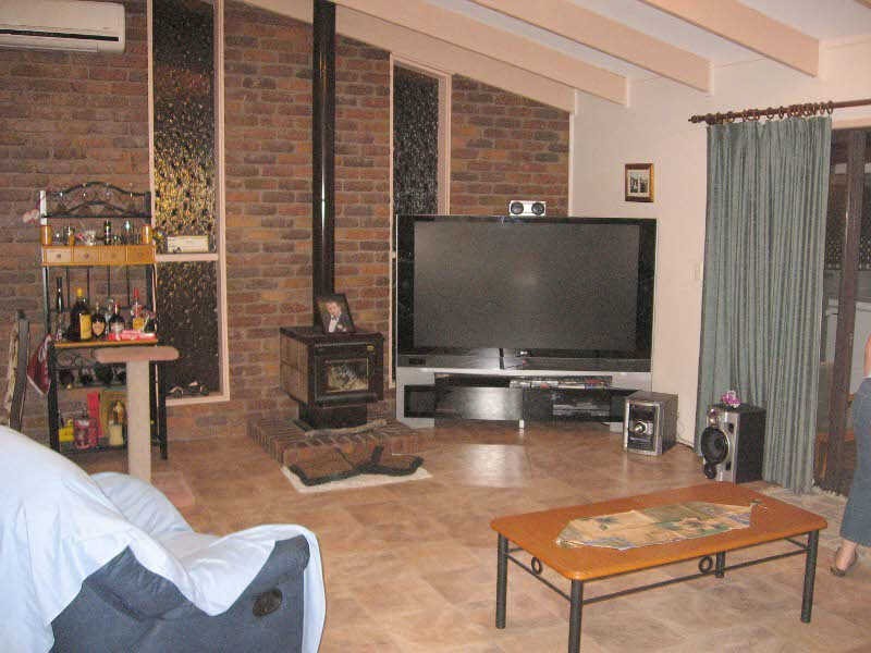 12 Moonya Street, Kingaroy QLD 4610