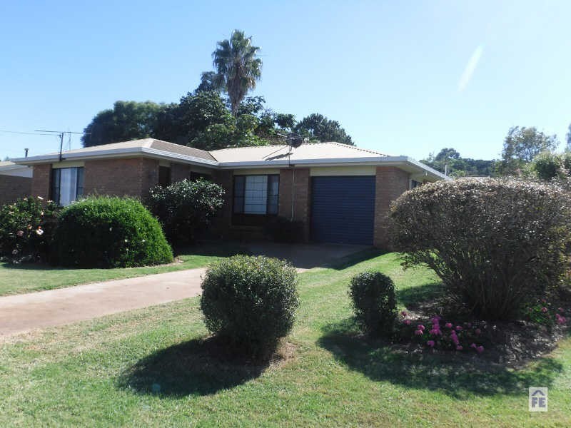 2 Fairview Drive, Kingaroy QLD 4610