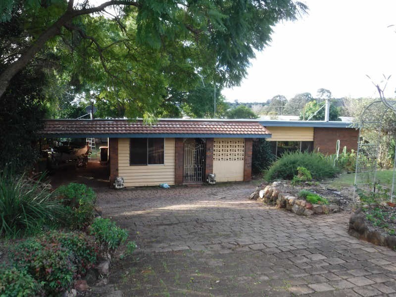 118 Moore Street, Kingaroy QLD 4610