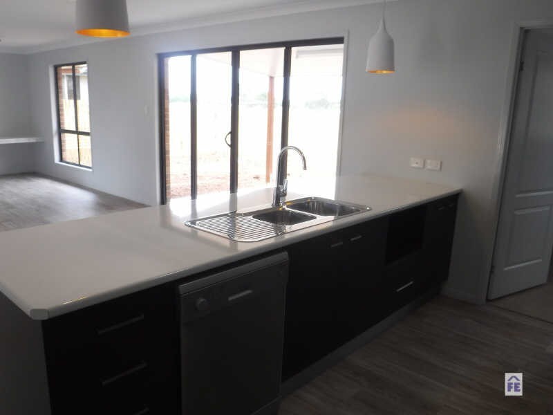 38 Windsor Cir, Kingaroy QLD 4610