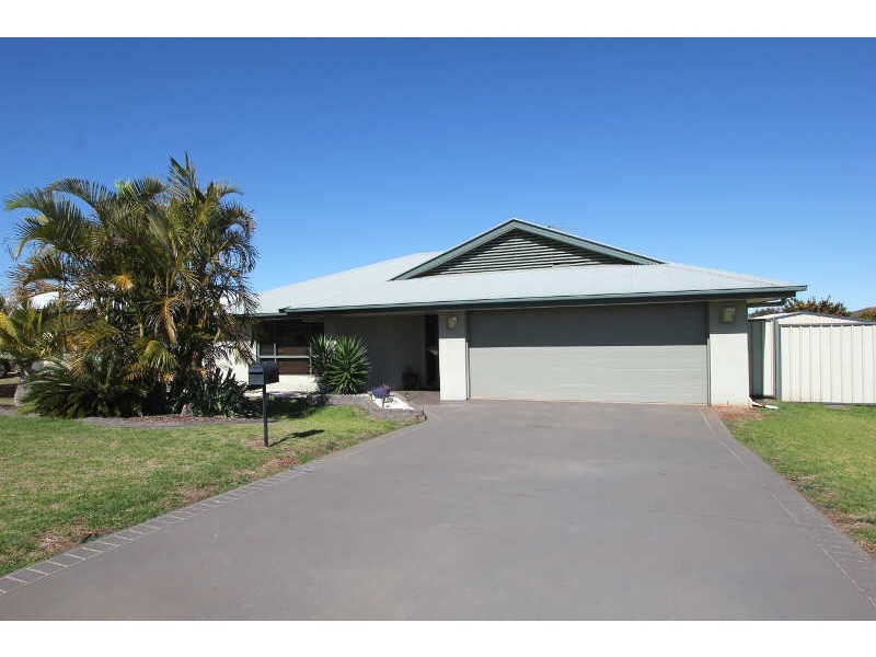 15 Bottlebrush Street, Kingaroy QLD 4610