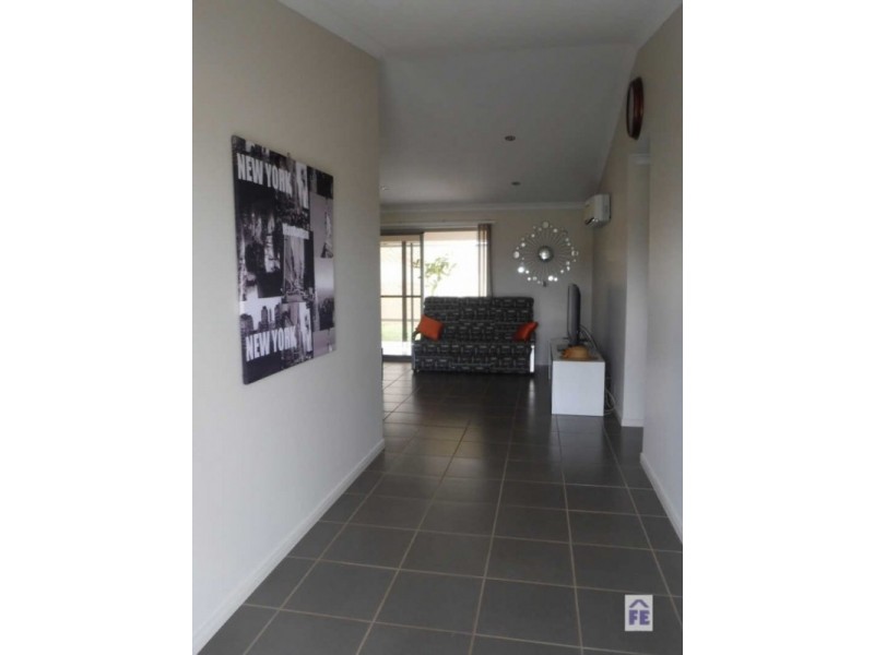 26-28 Premier Drive, Kingaroy QLD 4610