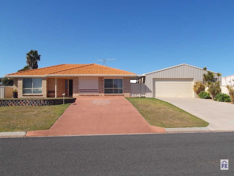 4 Hillview Parade, Kingaroy QLD 4610