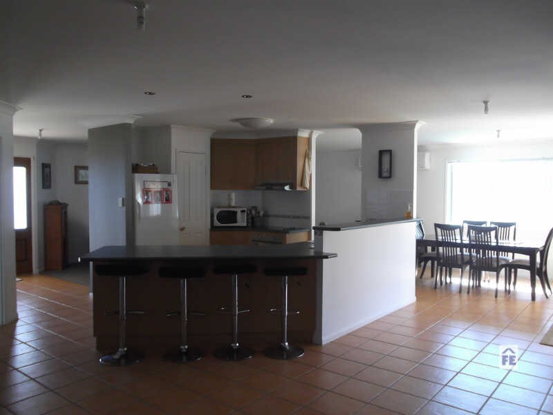4 Hillview Parade, Kingaroy QLD 4610