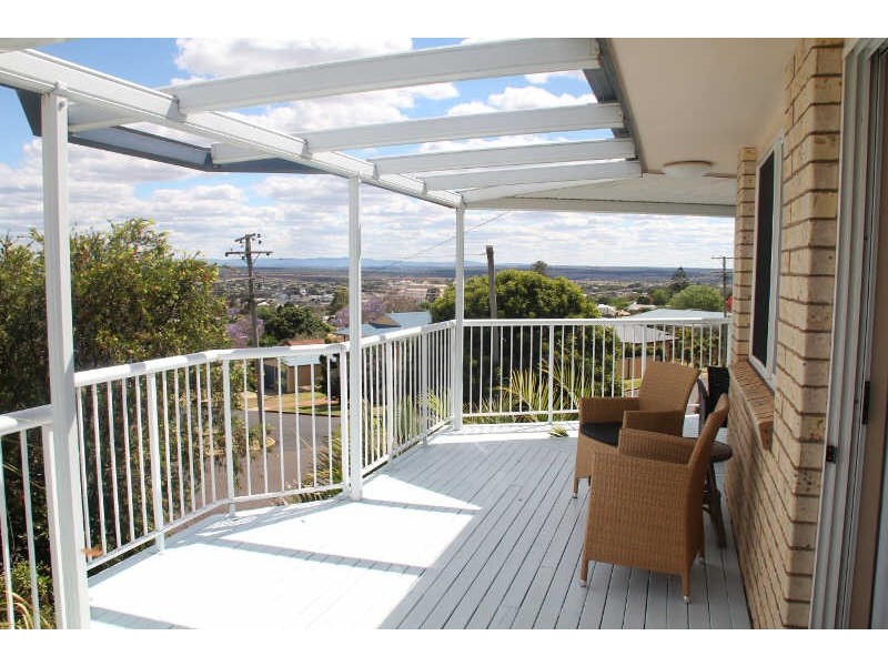 38 Adermann Drive, Kingaroy QLD 4610