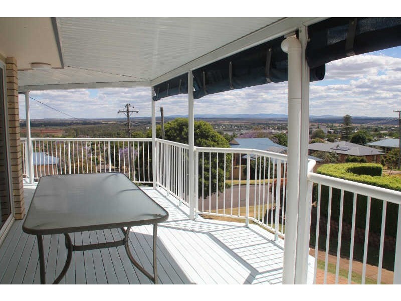 38 Adermann Drive, Kingaroy QLD 4610