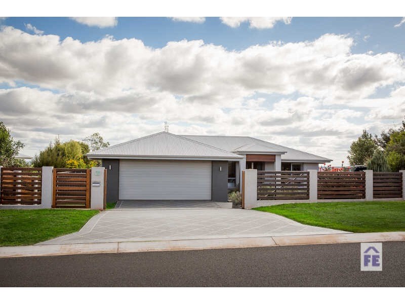 27 Bridgeman Parade, Kingaroy QLD 4610