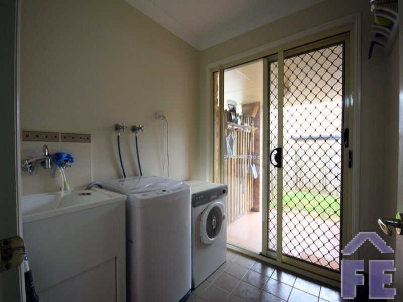 2/13 Tessmanns Road, Kingaroy QLD 4610