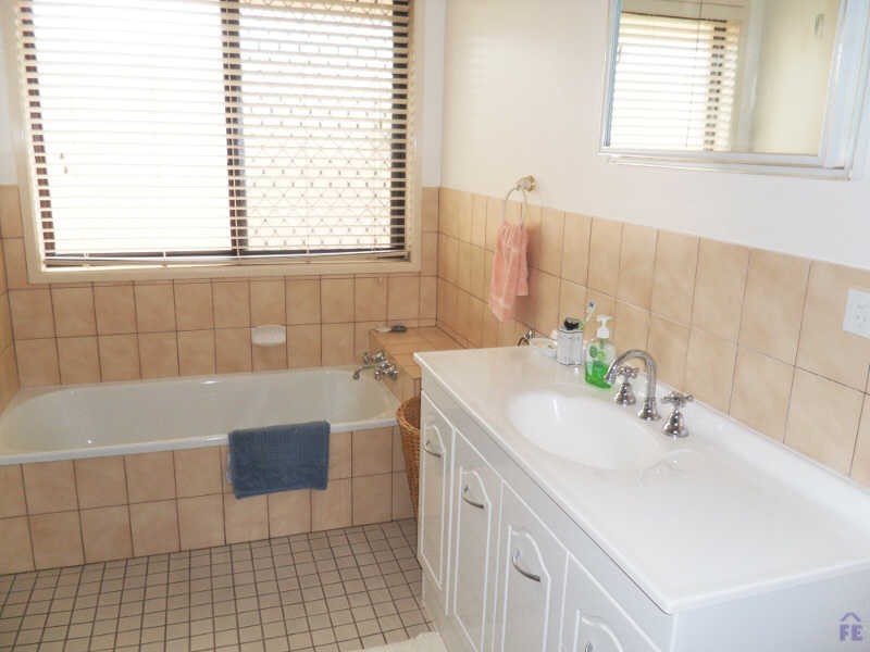 4 Cowie Drive, Kingaroy QLD 4610