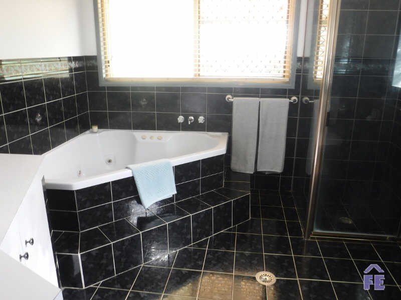 5 Grant Avenue, Kingaroy QLD 4610