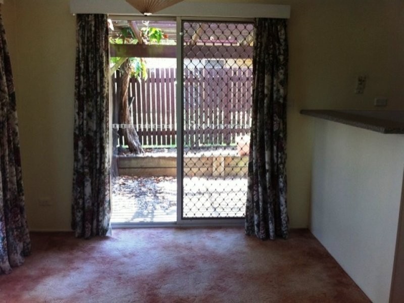 8 McInnerney Street, Collingwood Park QLD 4301