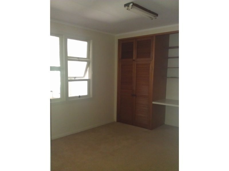 17 Ipswich Street, Riverview QLD 4303