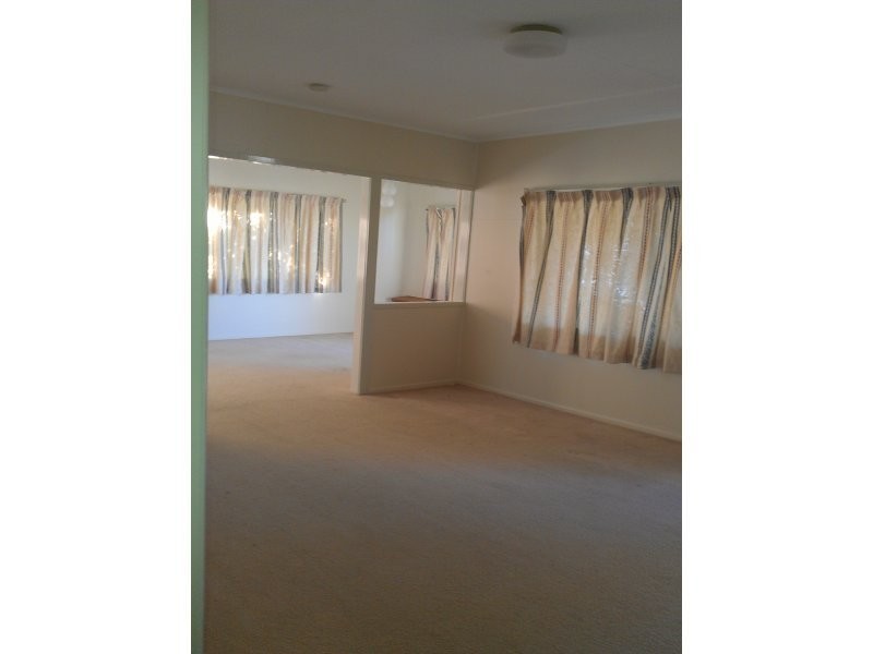 17 Ipswich Street, Riverview QLD 4303