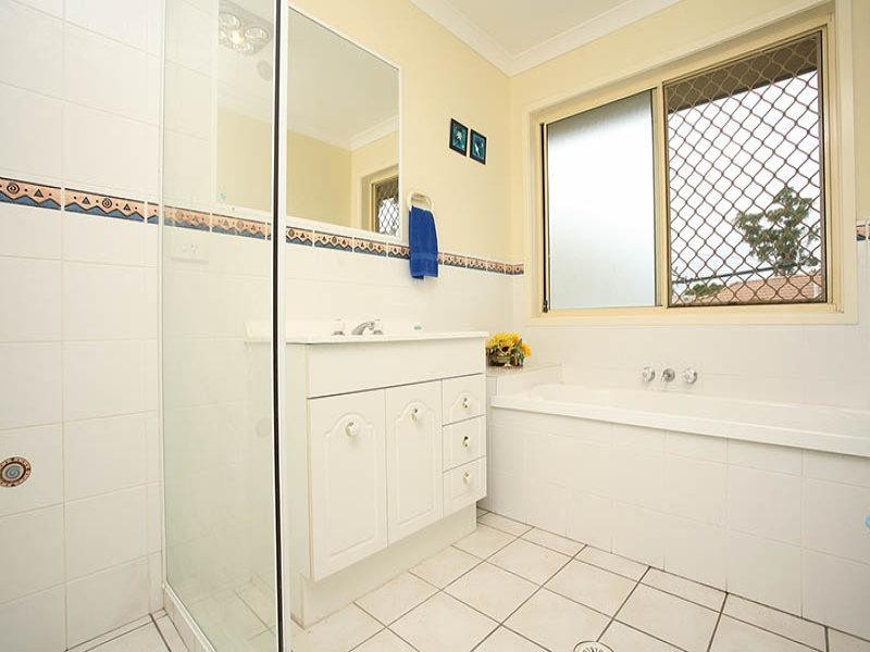 16 Bombala Court, Collingwood Park QLD 4301