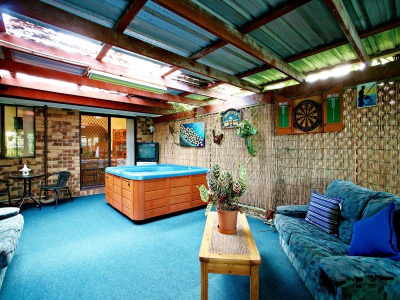 8 W G Hayden Drive, Collingwood Park QLD 4301