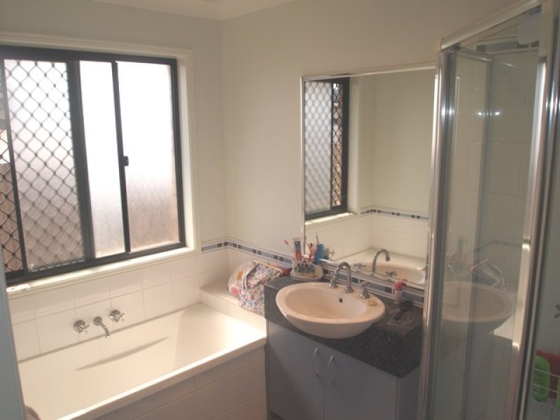 5 Sands Court, Collingwood Park QLD 4301