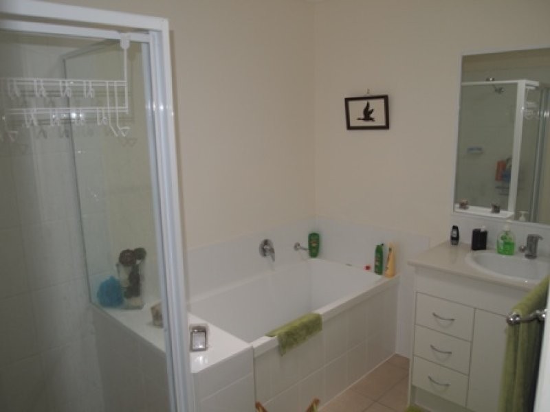 2/5 BELL COURT, Redbank QLD 4301