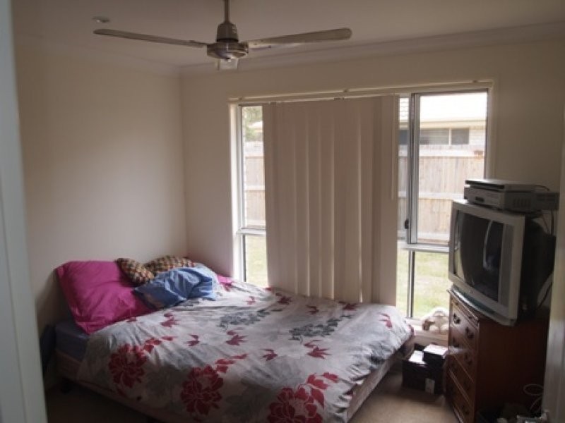 2/5 BELL COURT, Redbank QLD 4301