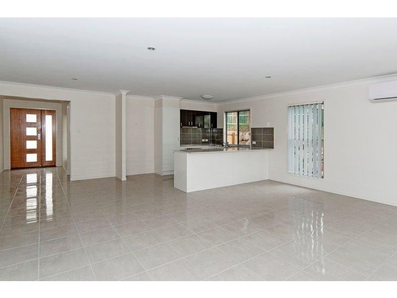 35 Friendship Place, Brassall QLD 4305