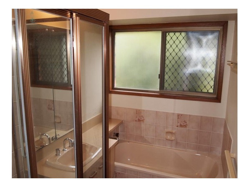 18 Manning Court, Collingwood Park QLD 4301