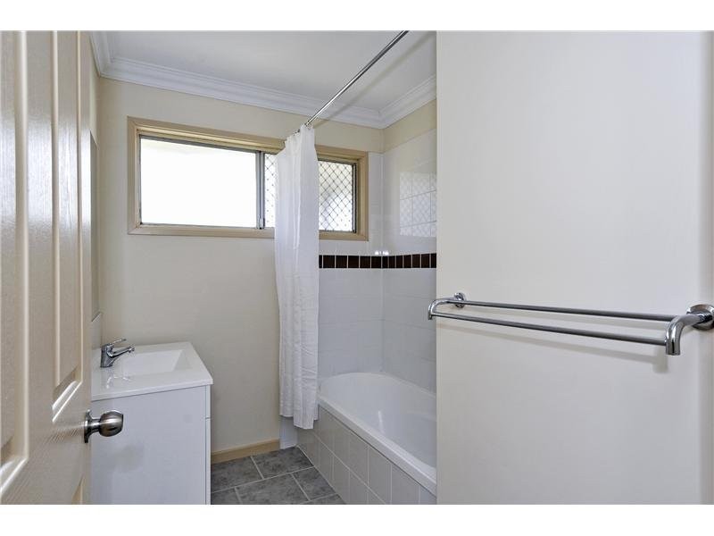 107 Brisbane Road, Riverview QLD 4303
