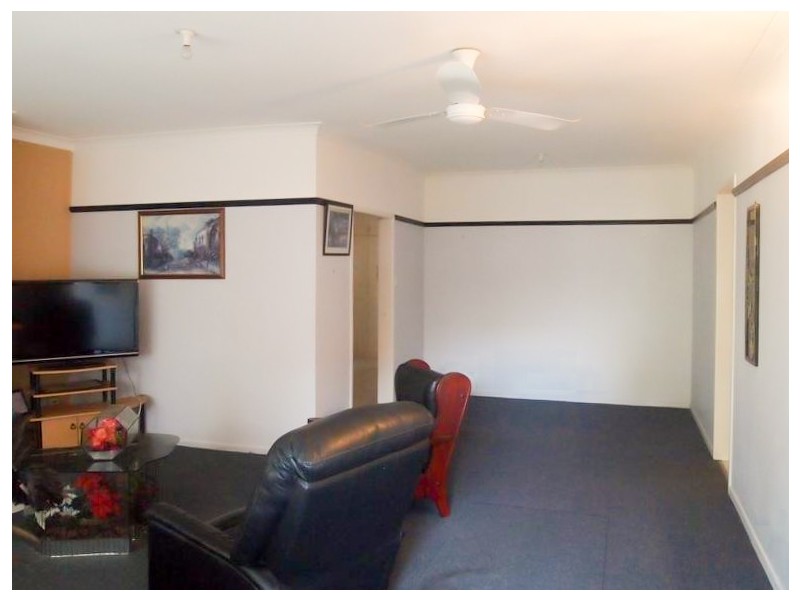 3 OTLEY STREET, Ipswich QLD 4305