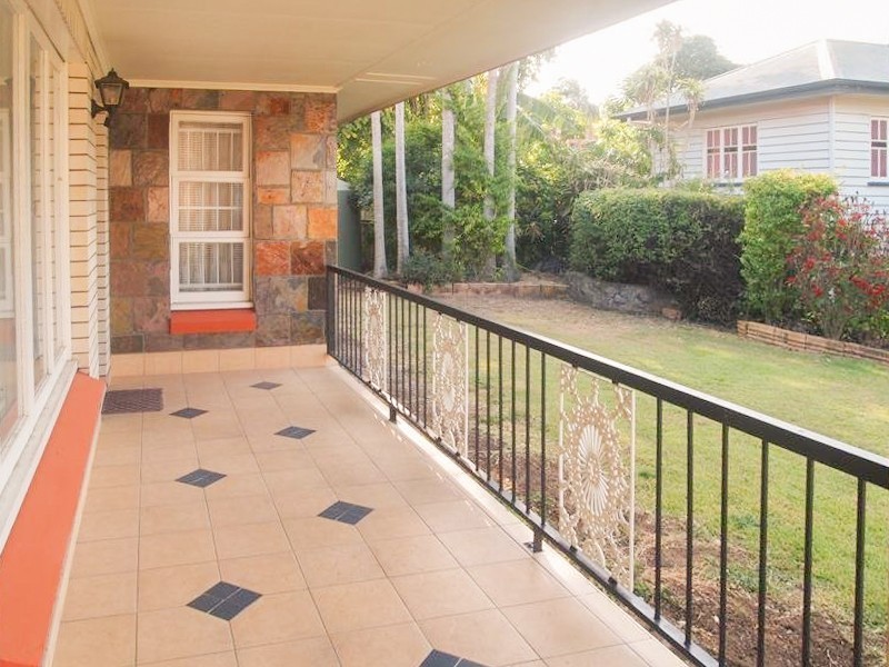3 OTLEY STREET, Ipswich QLD 4305