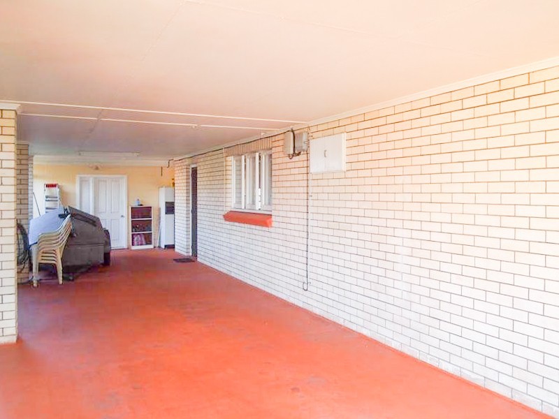 3 OTLEY STREET, Ipswich QLD 4305
