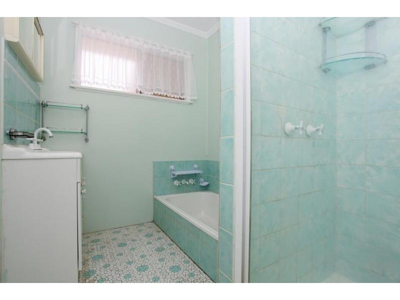 7 Webb Street, Riverview QLD 4303