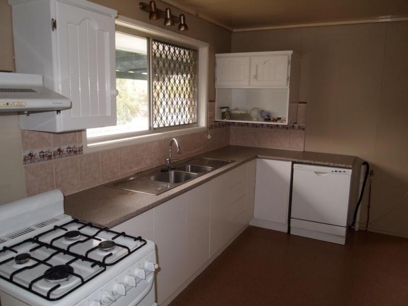 1 Becker Street, Riverview QLD 4303