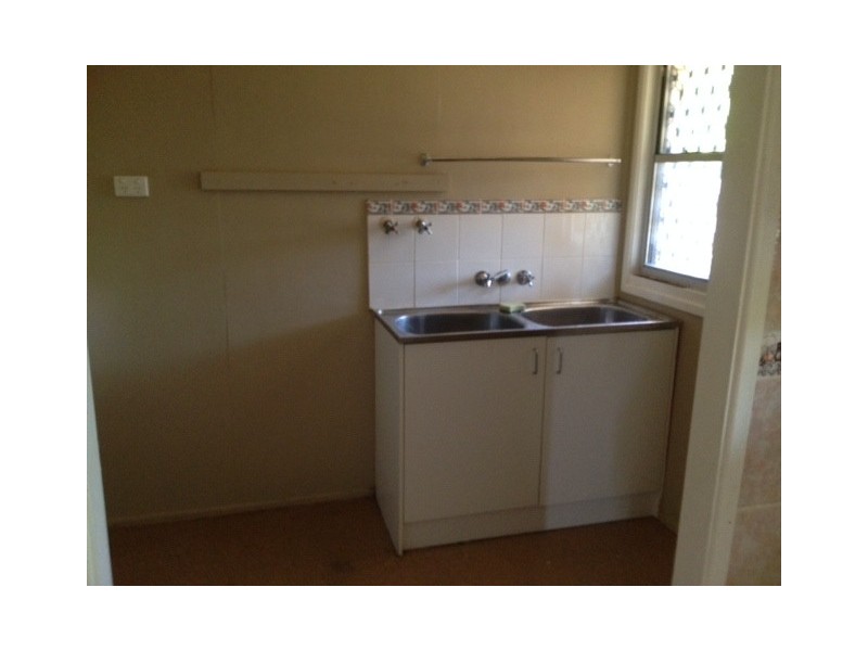 1 Becker Street, Riverview QLD 4303