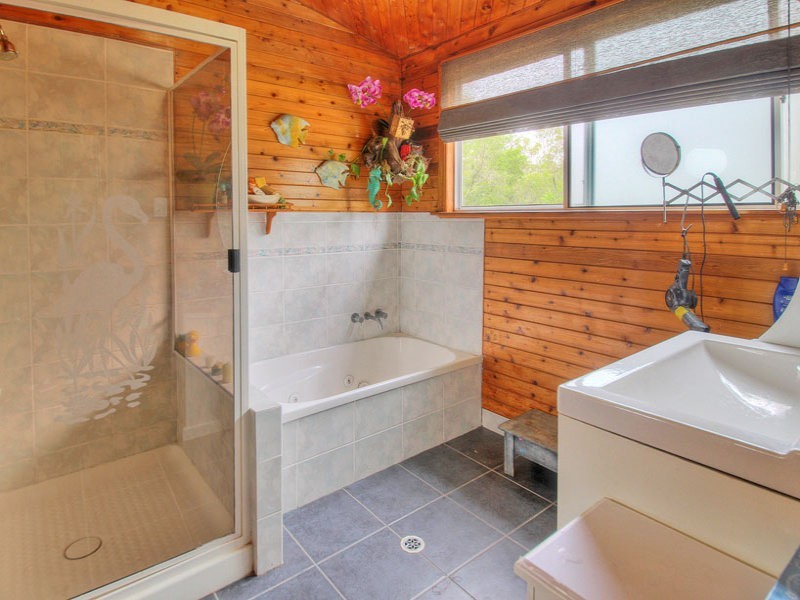 27 Henderson Street, Redbank QLD 4301