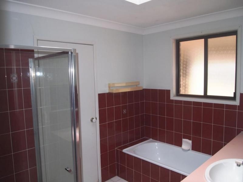 20 W G Hayden Drive, Collingwood Park QLD 4301