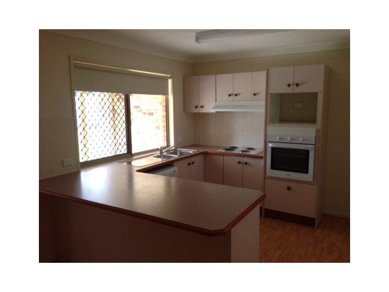 8 Scullin Street, Collingwood Park QLD 4301