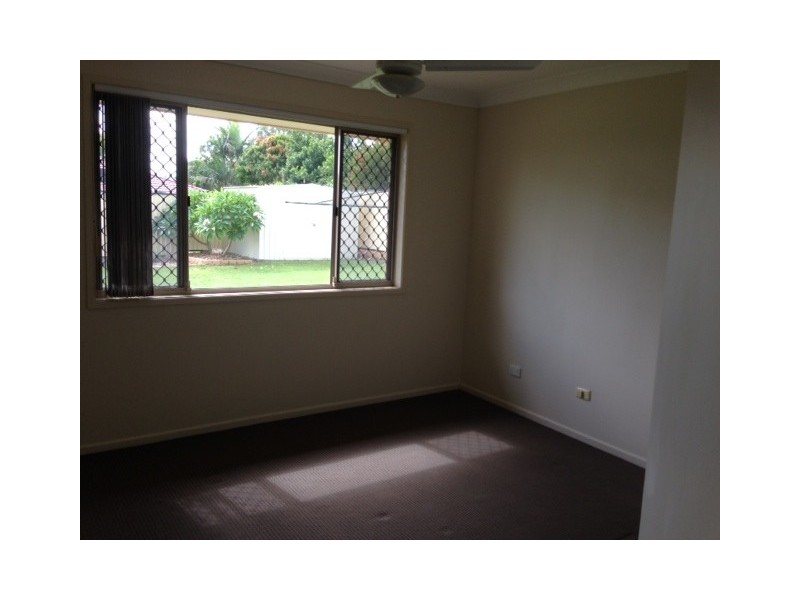 8 Scullin Street, Collingwood Park QLD 4301